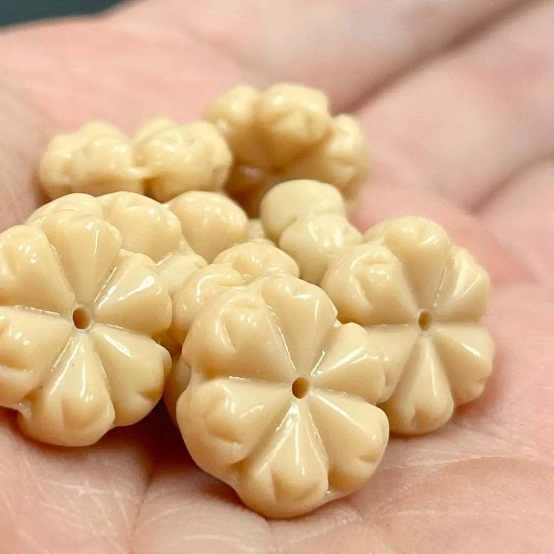 20 Vintage Beige Czech Flower Glass Beads 10mm - Sea Beads