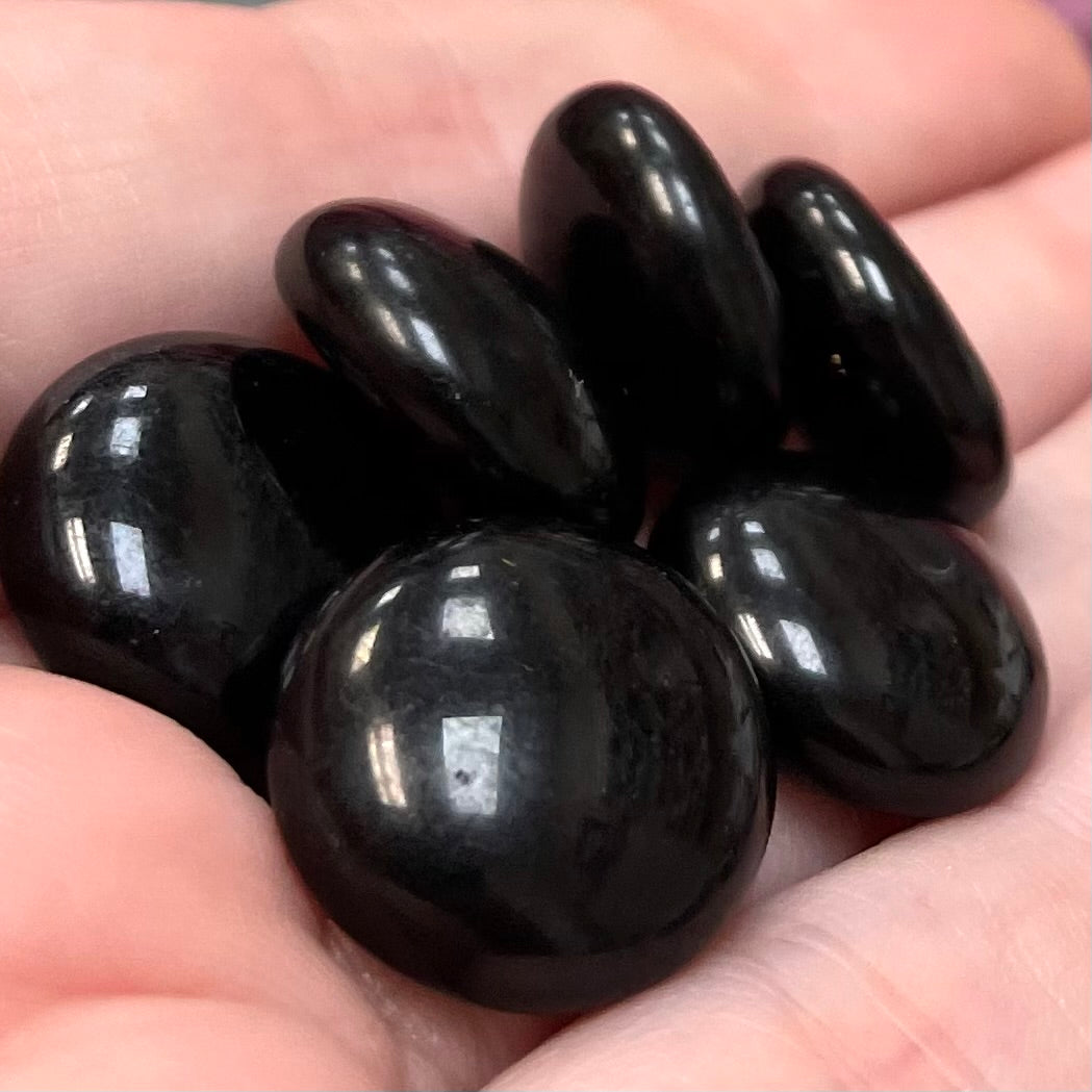 6 Vintage Black Round Glass Cabochons