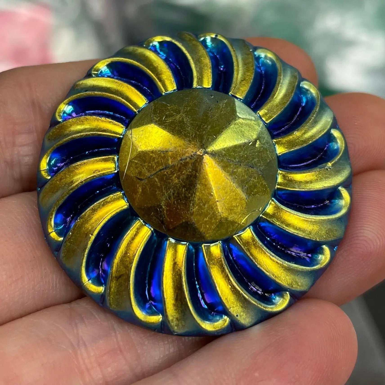 1 Victorian Aurora Gold Blue Round Glass Stone - Sea Beads
