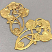 1 Vintage Brass Flower Large Stamping - Sea Beads