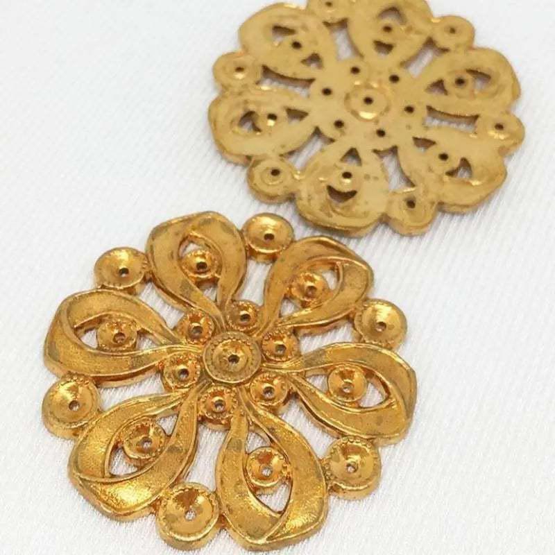 1 Vintage Brass Heavy Flower Finding Stone Setting - Sea Beads