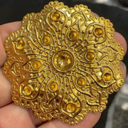 1 Vintage Brass Stone Setting Flower Stamping - Sea Beads