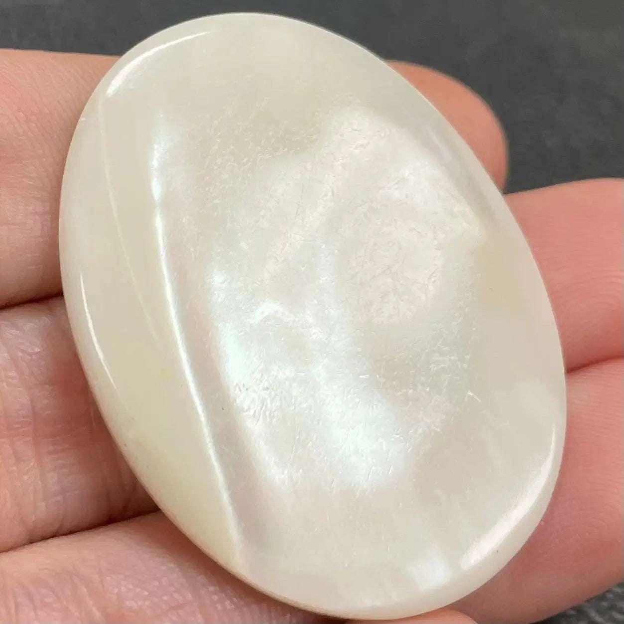 1 Vintage Cream Large Mother of Pearl Oval Cabochon - Sea Beads