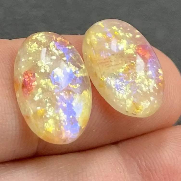 1 Vintage Light Yellow Foil Japan Oval Glass Cabochon - Sea Beads