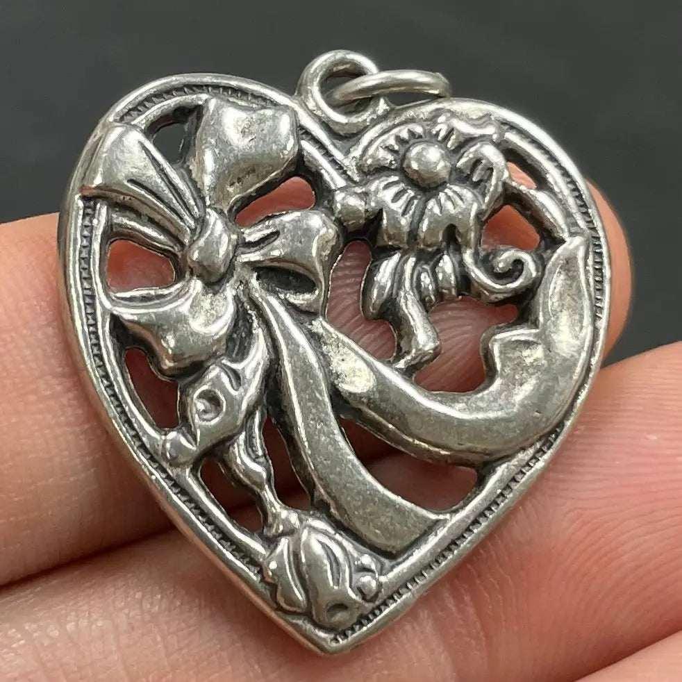 1 Vintage Pewter Heart Metal Pendant - Sea Beads