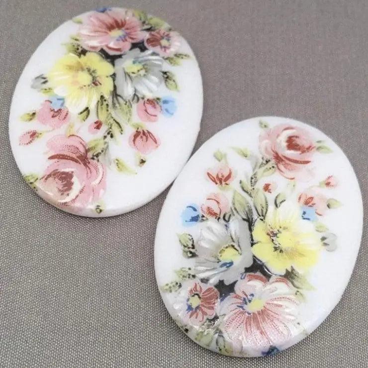 1 Vintage White Floral German Oval Glass Cabochon - Sea Beads