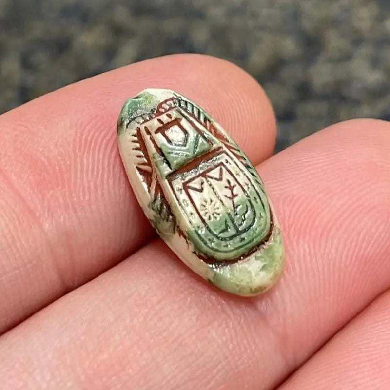1 Vintage Green White Czech Scarab Egyptian Glass Cabochon - Sea Beads