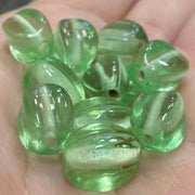 10 Vintage Green Light Oval Glass Beads - Sea Beads