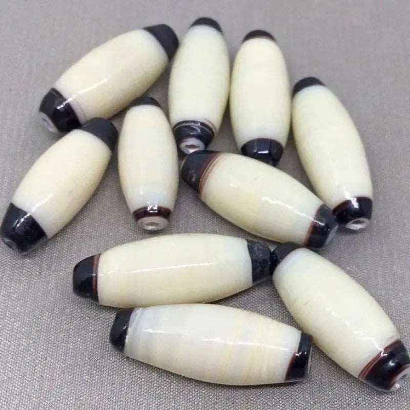 10 Vintage Handmade Creamy Ivory Oval Glass Beads - Sea Beads