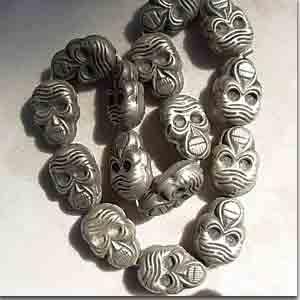 10 Vintage Skull Metal Beads - Sea Beads