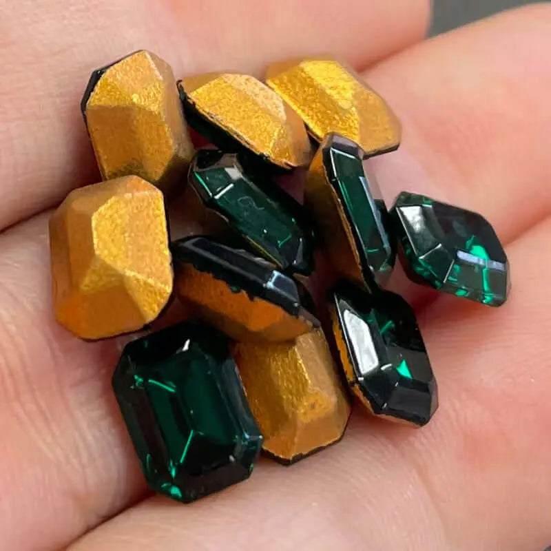 12 Vintage Green Emerald Octagon Glass Stones - Sea Beads
