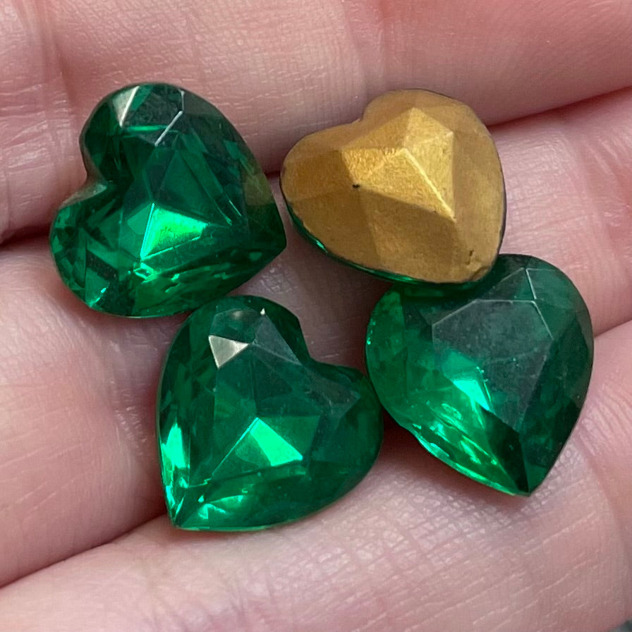4 Vintage Green Emerald Heart Glass Stones