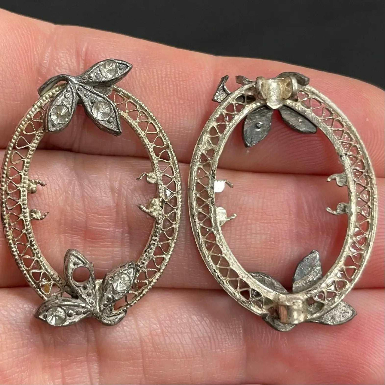 2 Victorian Oval Filigree Metal Findings - Sea Beads