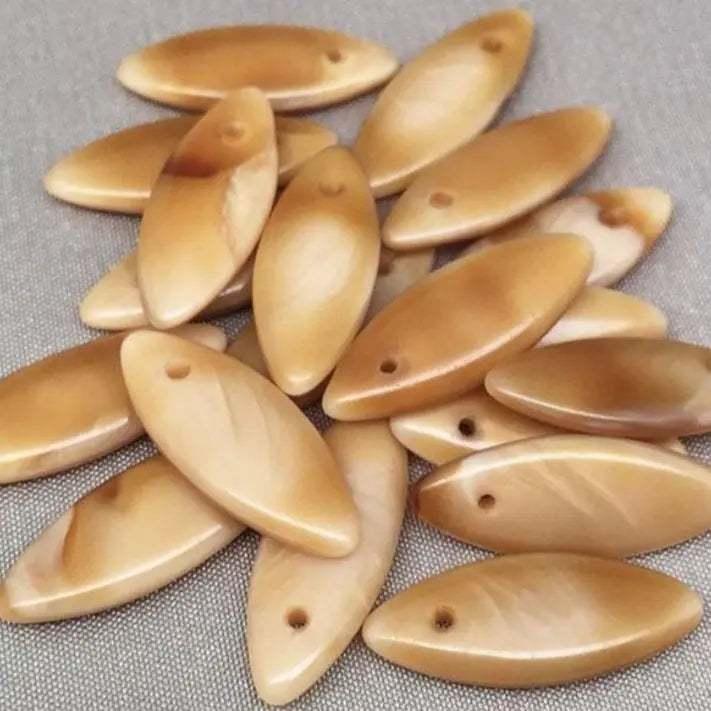 20 Vintage Cream Topaz Drop Glass Beads - Sea Beads
