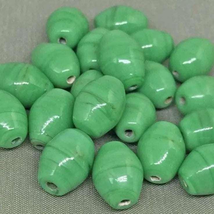 20 Vintage Green Opaque Oval Glass Beads - Sea Beads