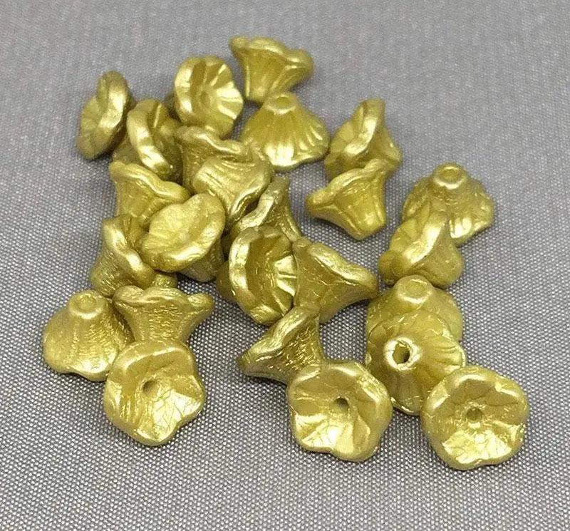 25 Green Chartreuse Czech Bell Flower Glass Beads - Sea Beads