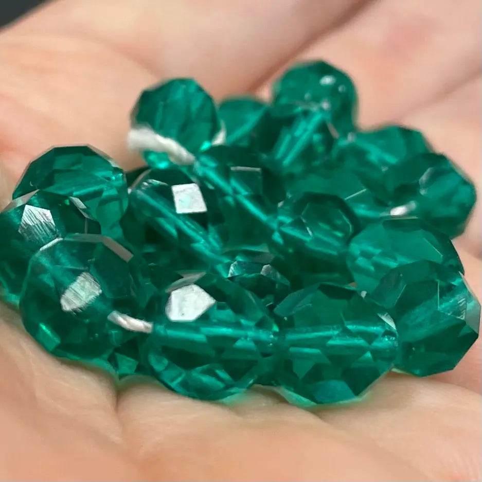 25 Green Emerald Czech Fire Polished Glass Beads - Sea Beads