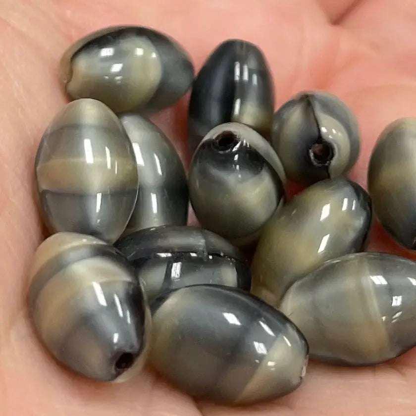 25 Vintage Grey Black Satin Oval Glass Beads - Sea Beads