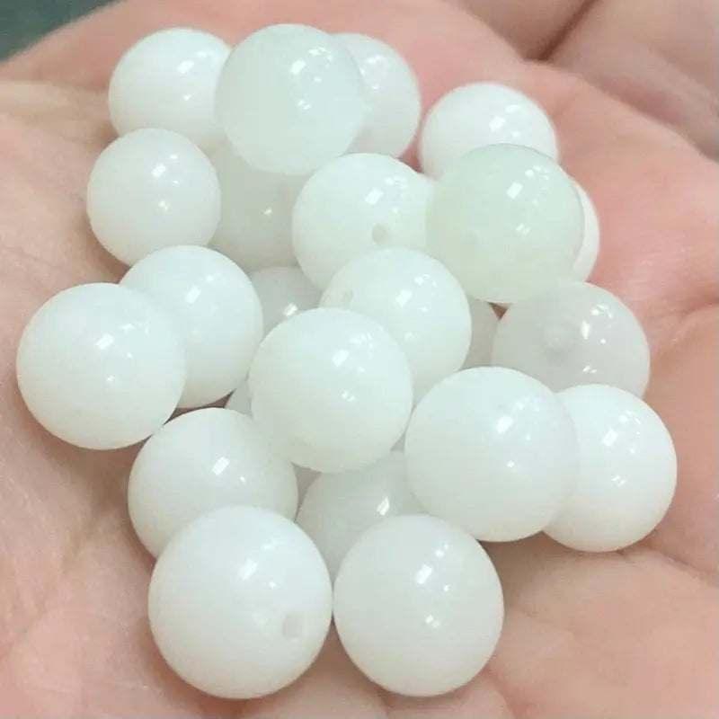 25 Vintage White Japan Round Opalescent Glass Beads - Sea Beads