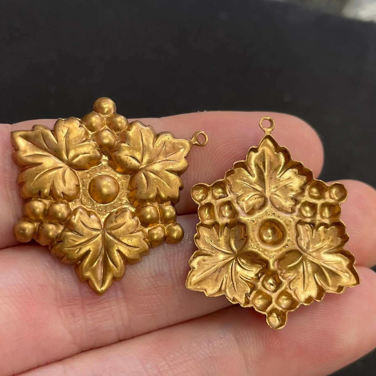 4 Vintage Brass Grape Leaf Metal Pendants - Sea Beads