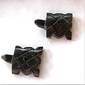 4 Vintage Brown Dark Turtle Horn Carved Beads #1070 - Sea Beads