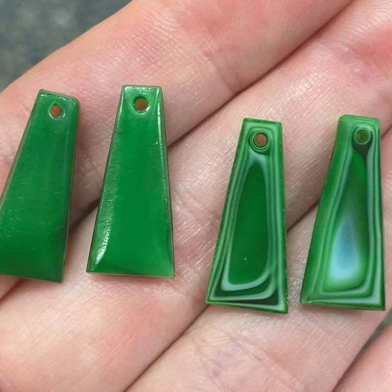 4 Vintage Green Silky Glass Pendants - Sea Beads