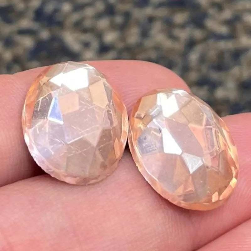 4 Vintage Peach Pink Faceted Glass Cabochons - Sea Beads