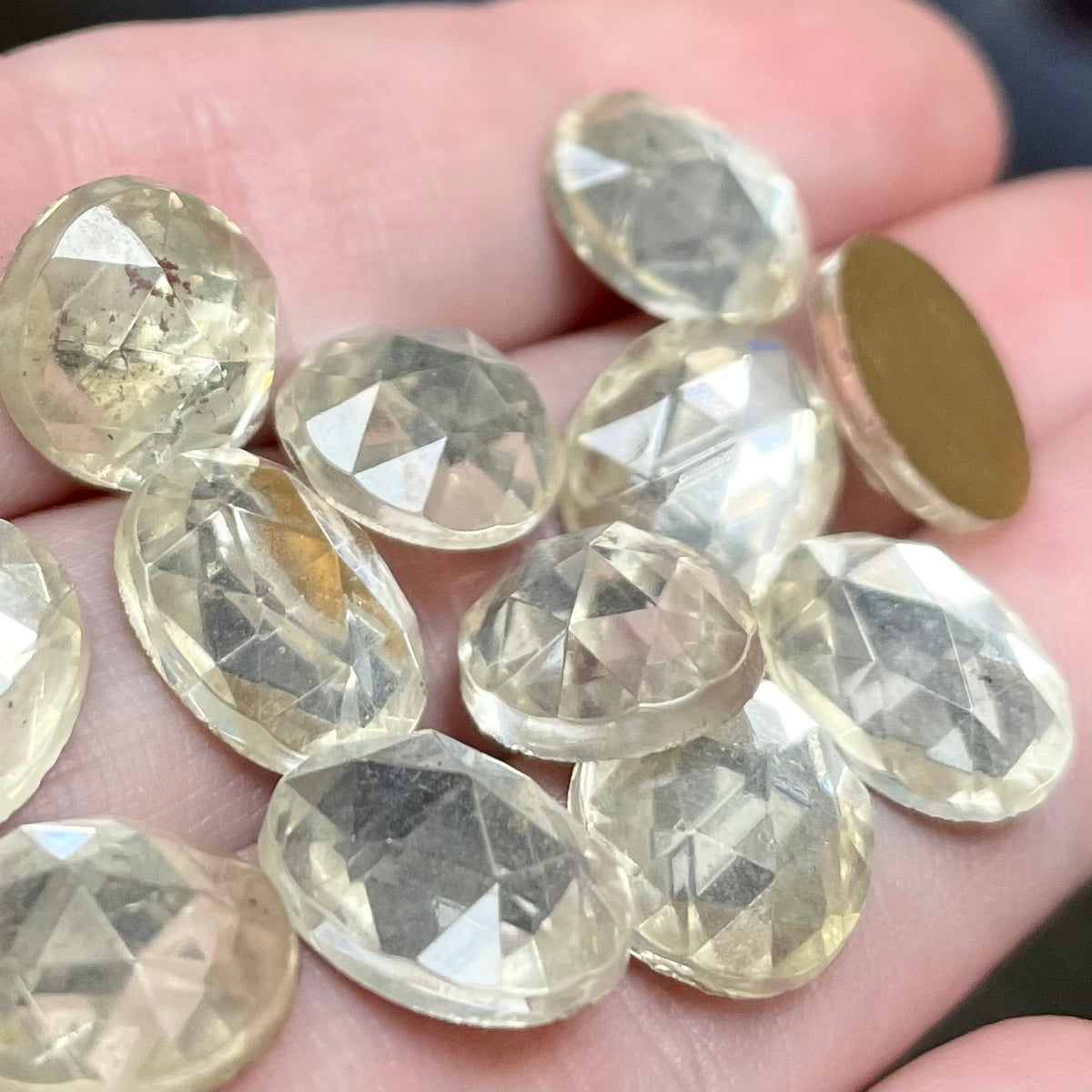 12 Vintage Clear Oval Glass Cabochons 12mm