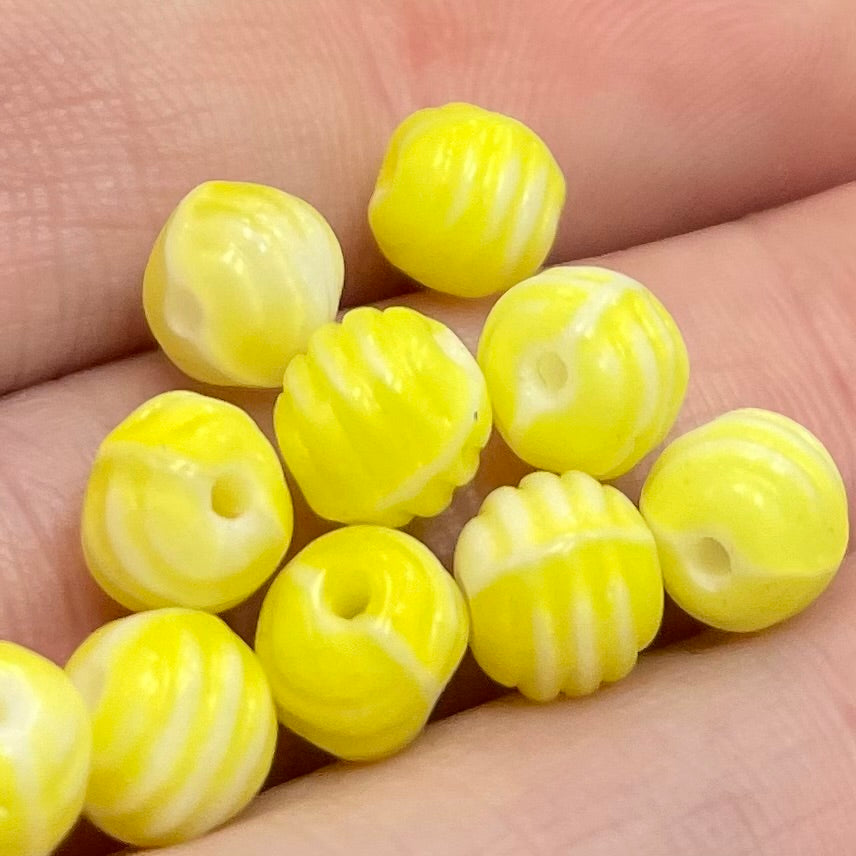 10 Vintage Ribbed White Yellow Round Glass Beads