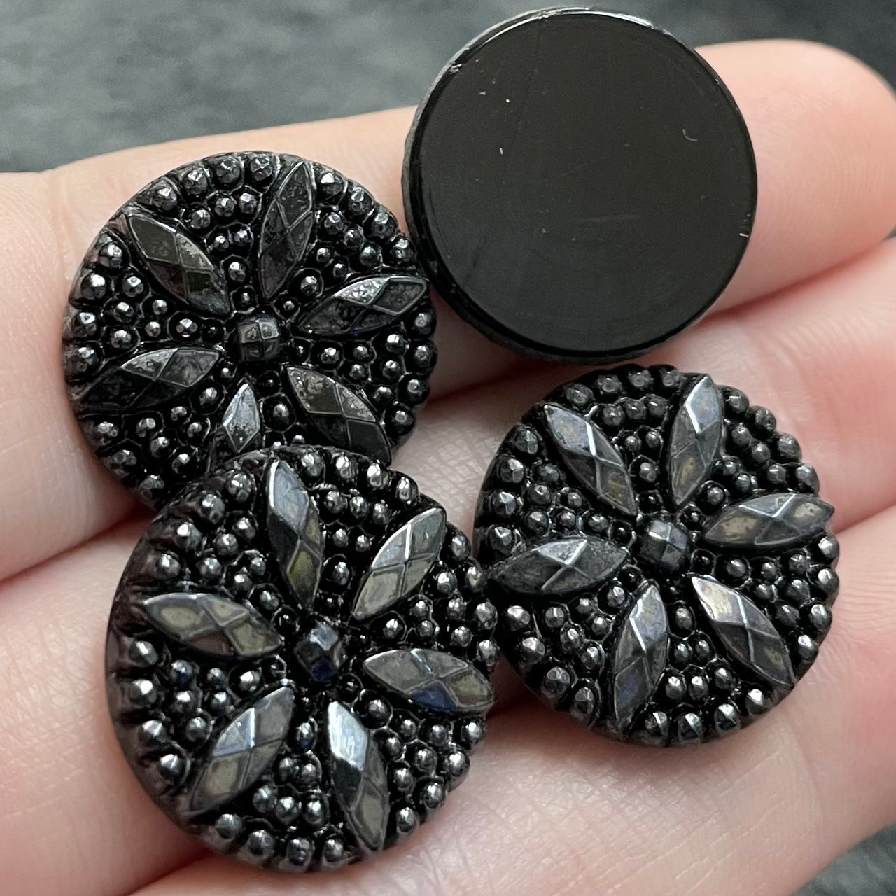 4 Vintage Gunmetal Black Floral Round Glass Cabochons
