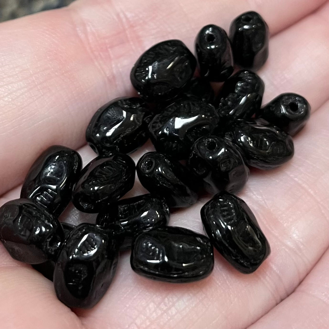 20 Vintage Black Etched Oval Glass Beads #4419