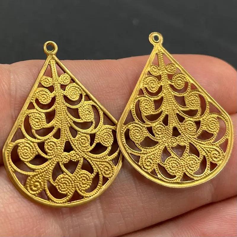 6 Vintage Brass Lacy Fan Metal Pendants - Sea Beads