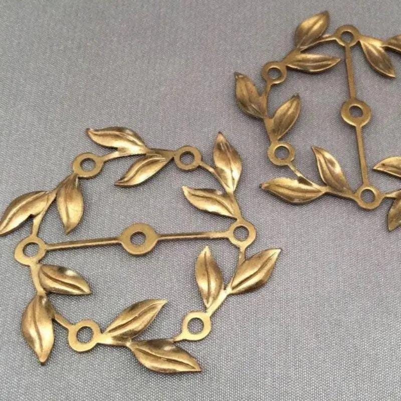 4 Vintage Gold Plated Leaf Wreath Metal Findings