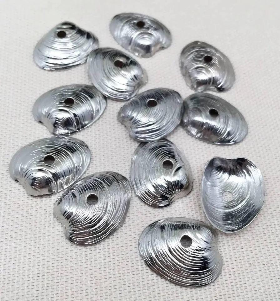 24 Vintage Clam Shell Metal Charms
