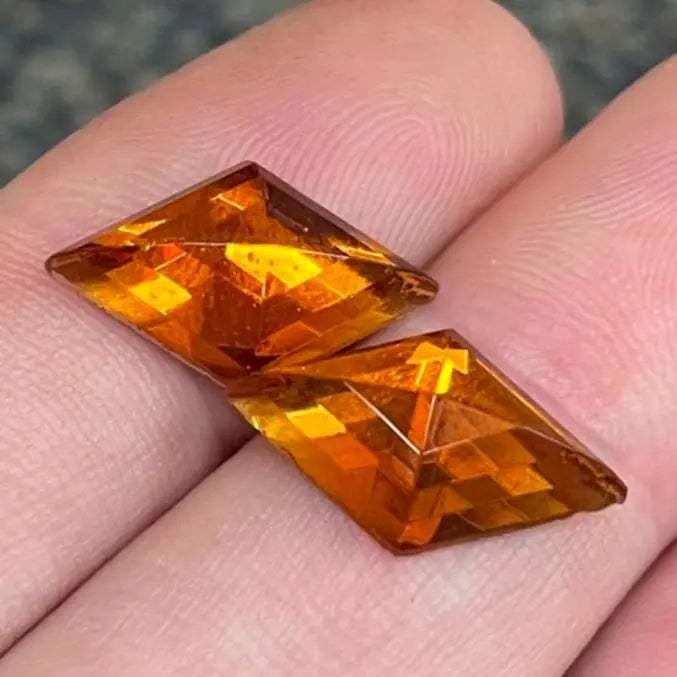 4 Vintage Amber Diamond Glass Cabochons