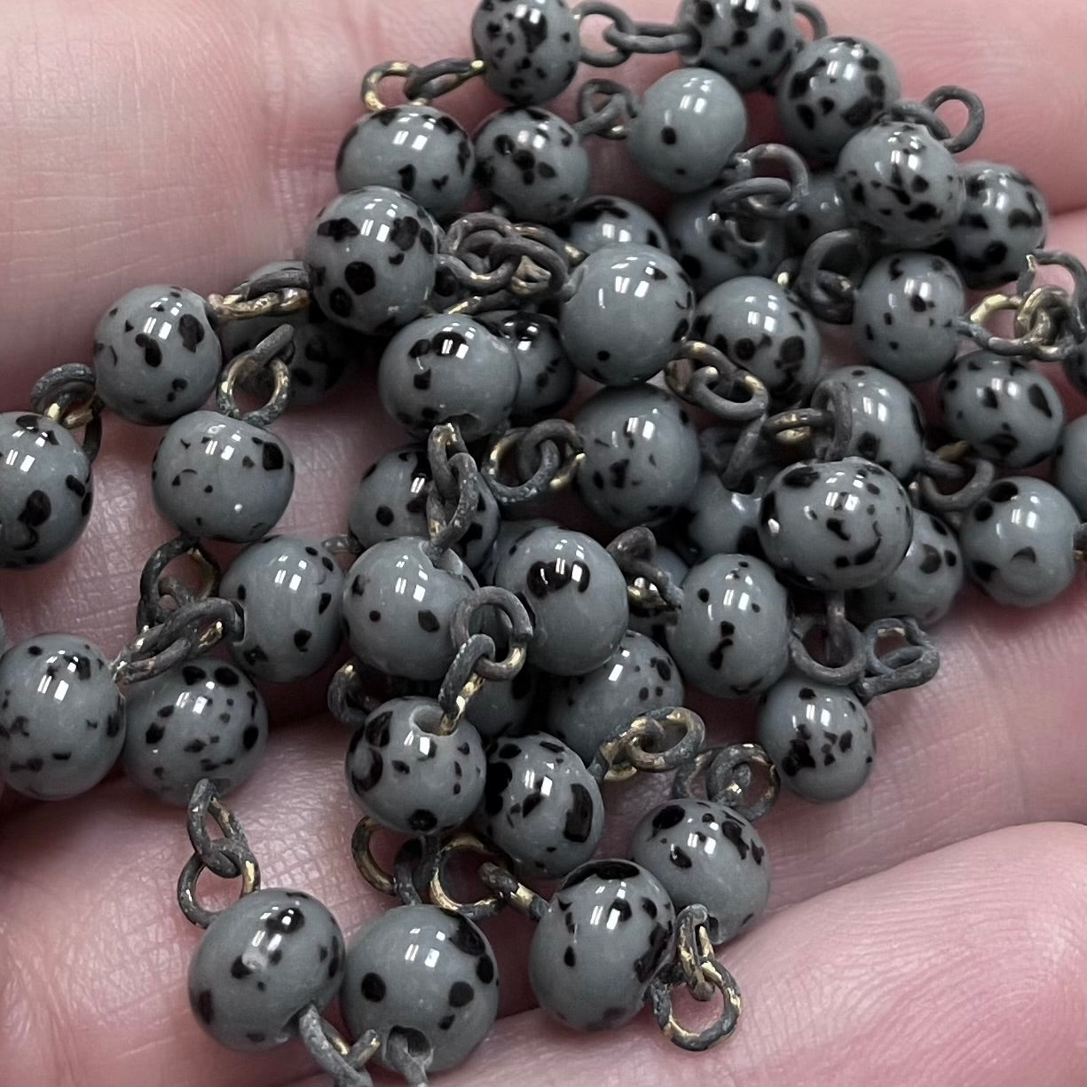 1 Vintage Grey Japan Mottled Round Glass Bead Necklace