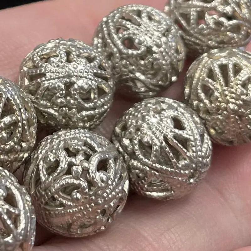8 Vintage Silver Plated Filigree Metal Round Beads - Sea Beads