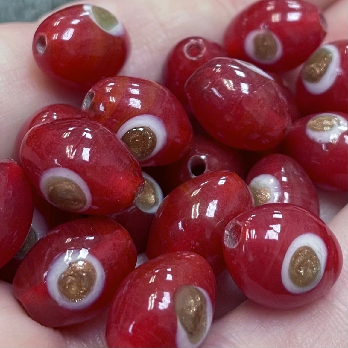 20 Vintage Creamy Red Abstract Oval Glass Beads