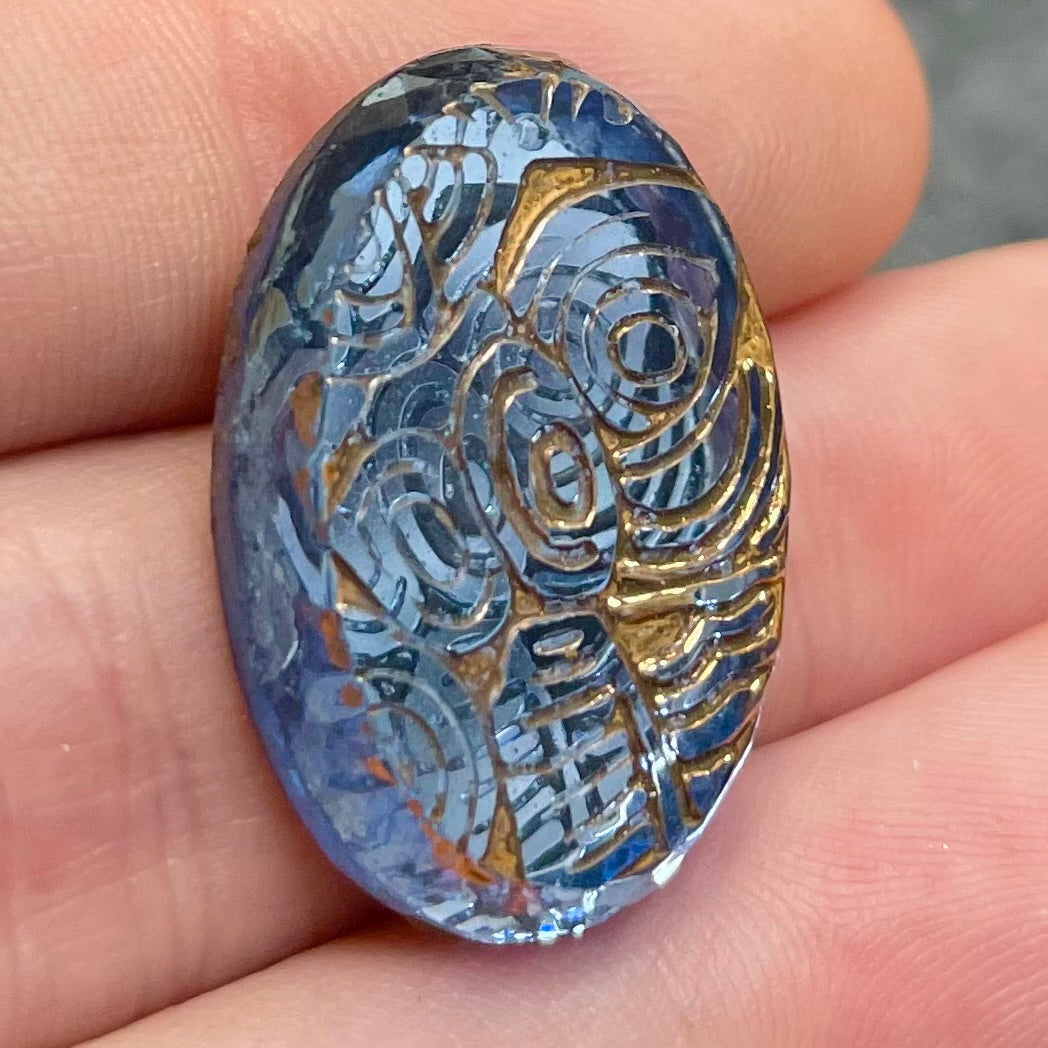 1 Vintage Blue Sapphire Light German Etched Gold Oval Glass Cabochon