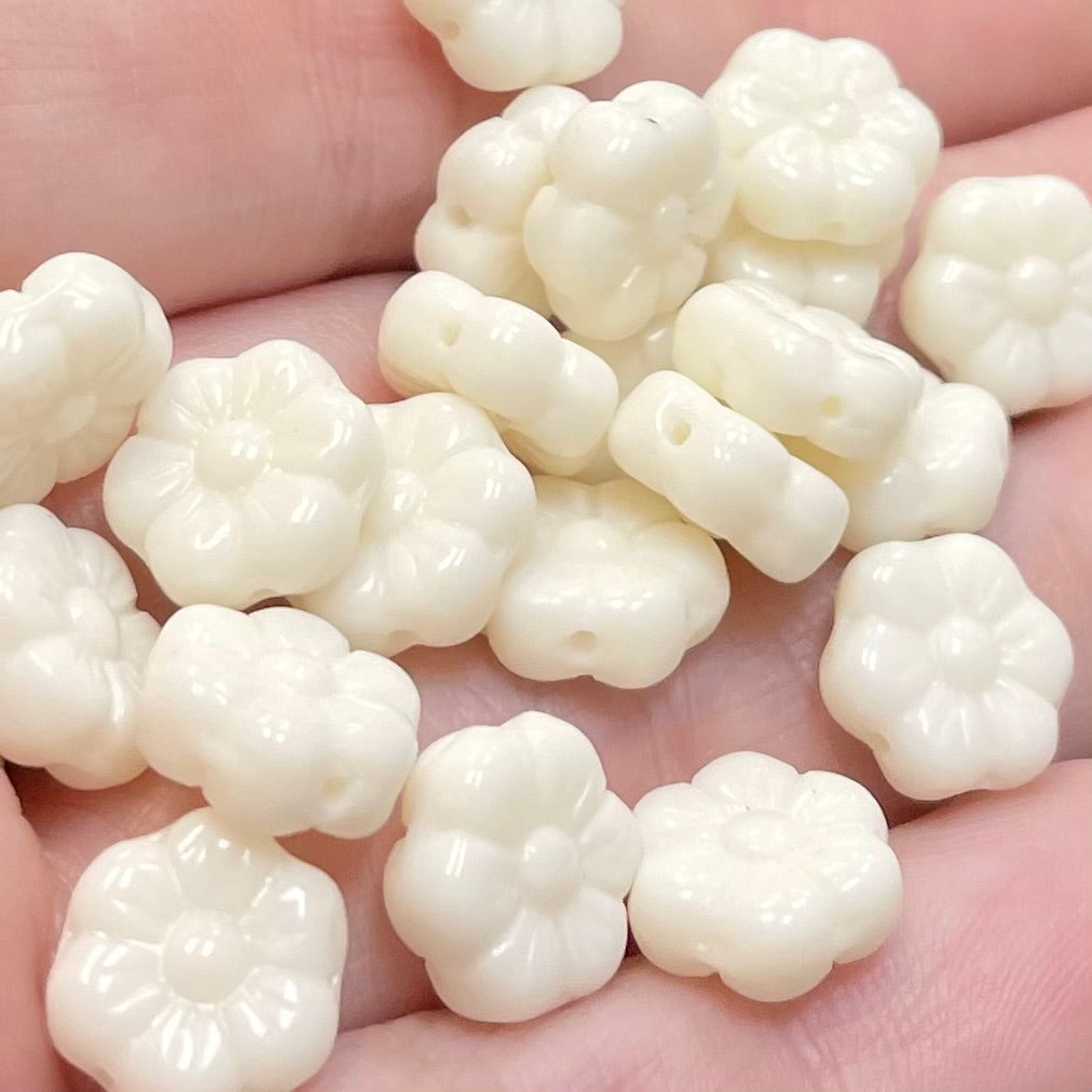 25 Vintage Ivory Czech Flower Glass Beads