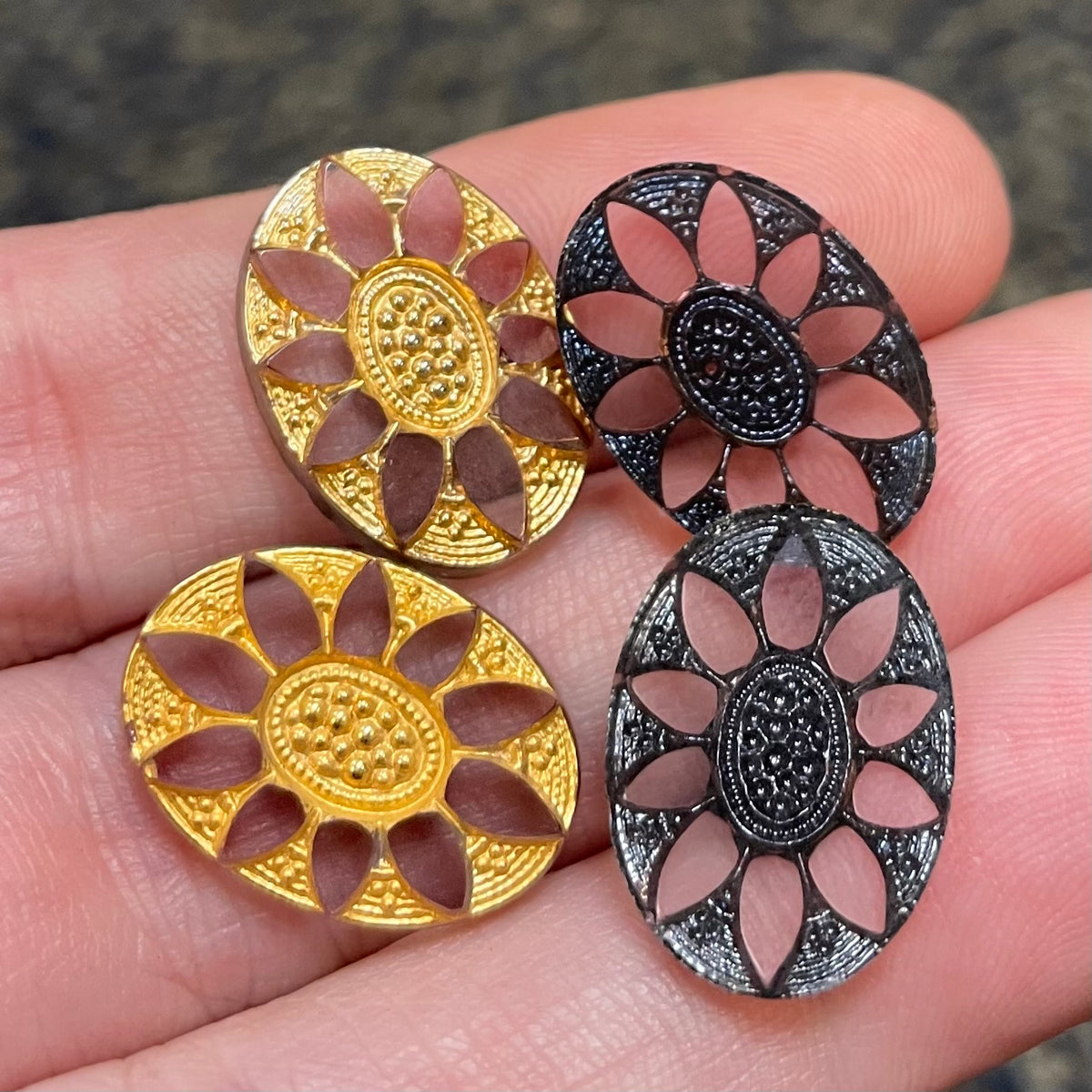 4 Vintage Gold Blue Starburst Oval Glass Cabochons