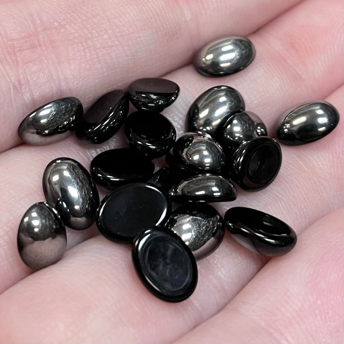 20 Vintage Gunmetal on Black Oval Glass Cabochons