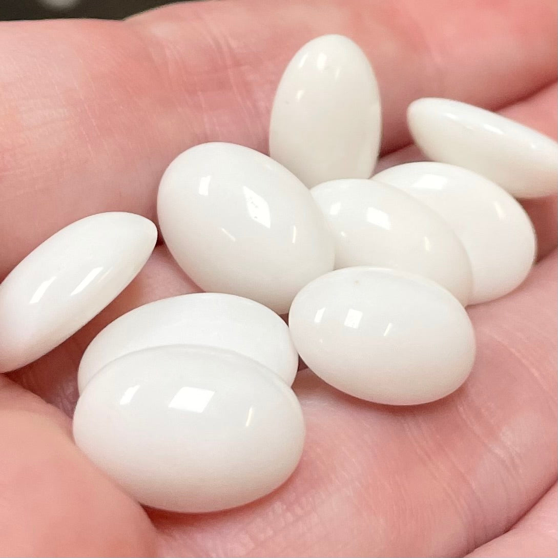 10 Vintage White Oval Glass Stones 14mm