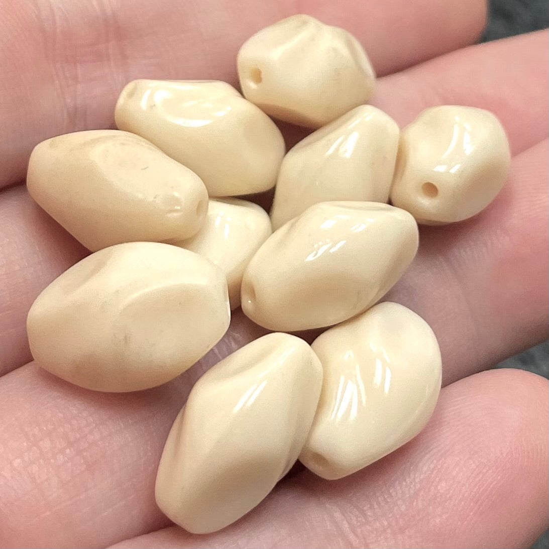 10 Vintage Beige Oval German Glass Beads.