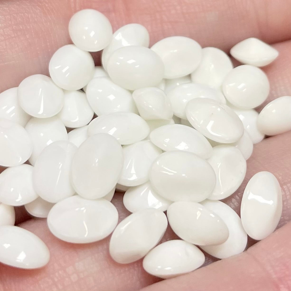 50 Vintage White Oval Glass Stones 7mm