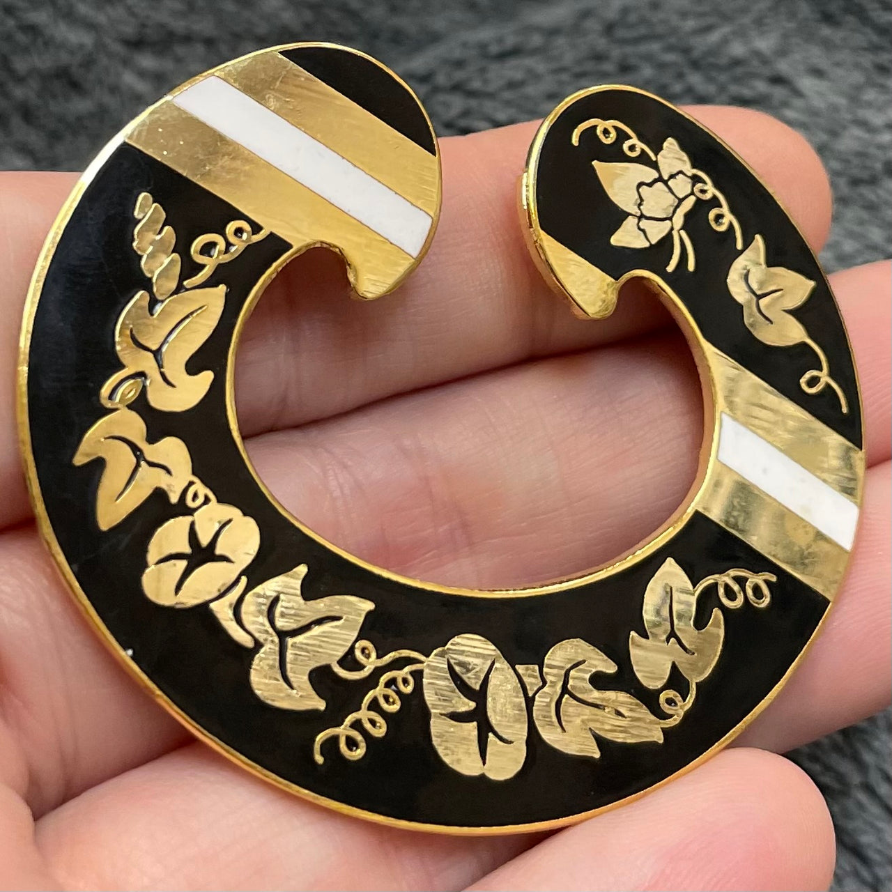 1 Vintage Black Gold Cloisonne "C" Metal Finding