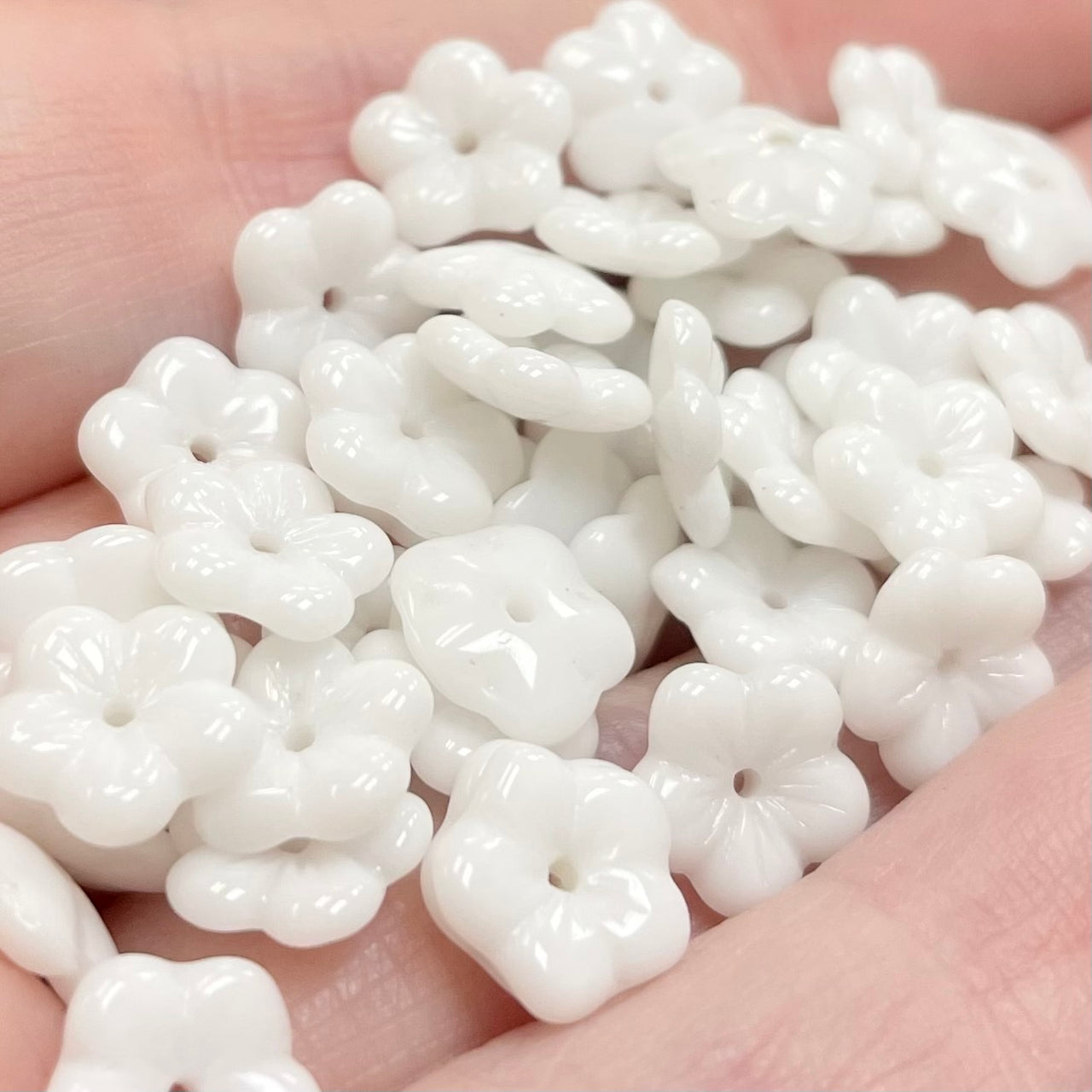 40 Vintage Little White Flower Glass Beads #8553