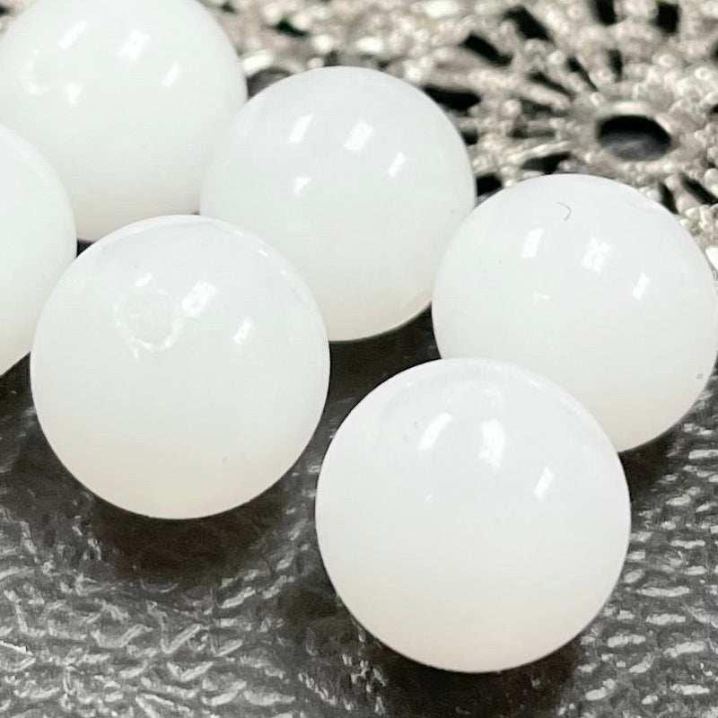 25 Vintage White Opal Austrian Round Glass Beads - Sea Beads