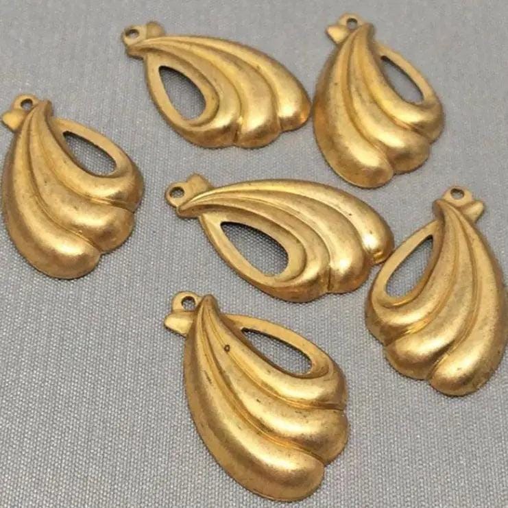 6 Vintage Brass Feathered Fan Mixed Charms