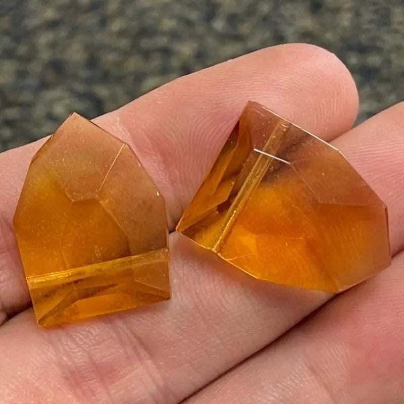 1 Vintage Amber Faceted Glass Pendant